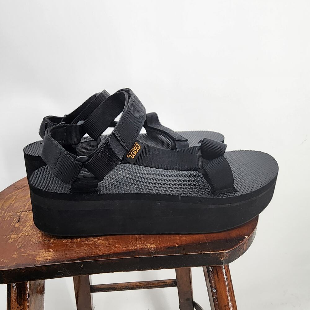 Teva Classic Platform Sandals Size 9 Black Hiking Camping Strappy Comfort Casual